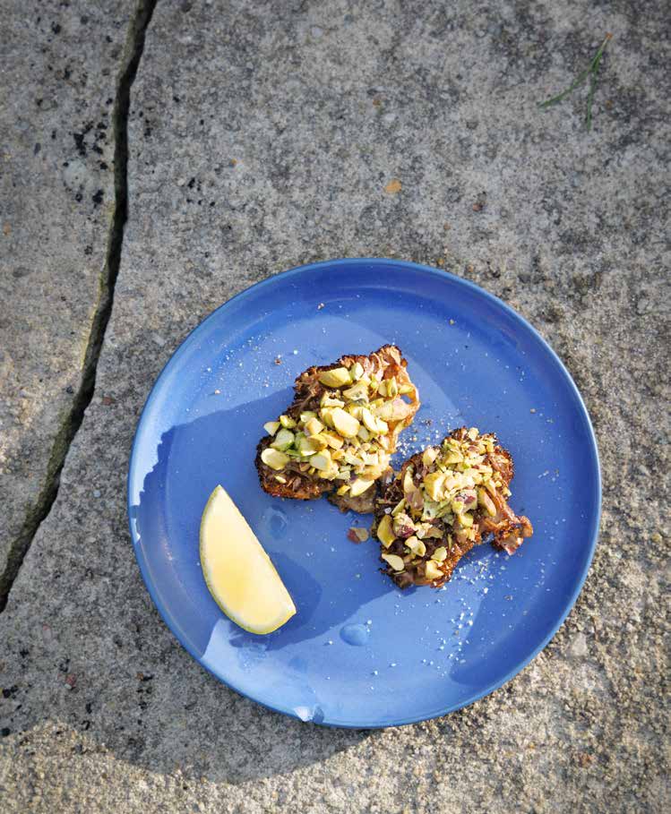 Stegt blomkålssvamp med pistacienødder